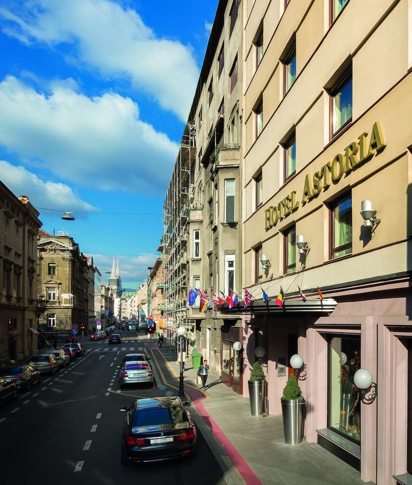 Western Premier Astoria Hotel