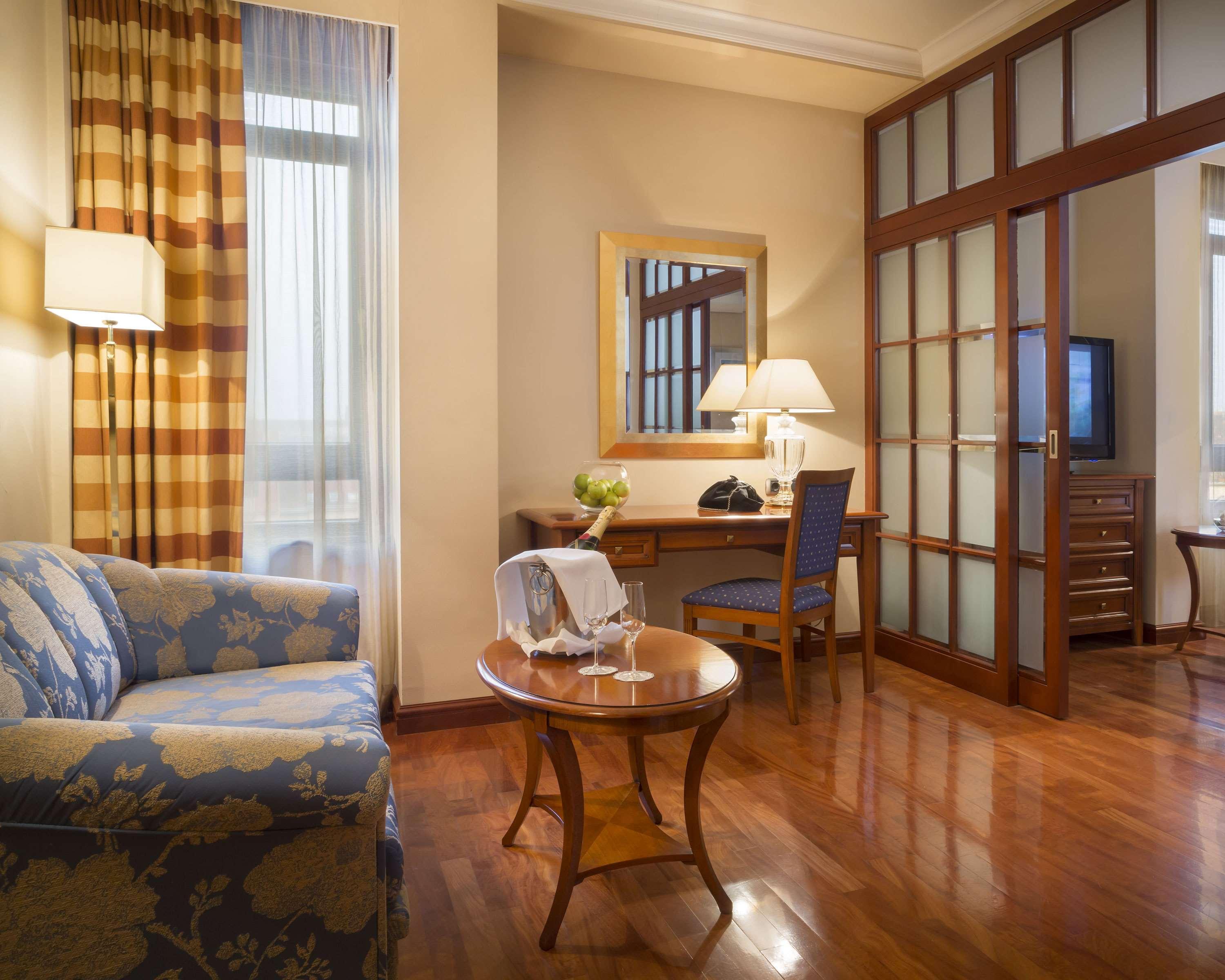 Hotel Western Premier Astoria 4*