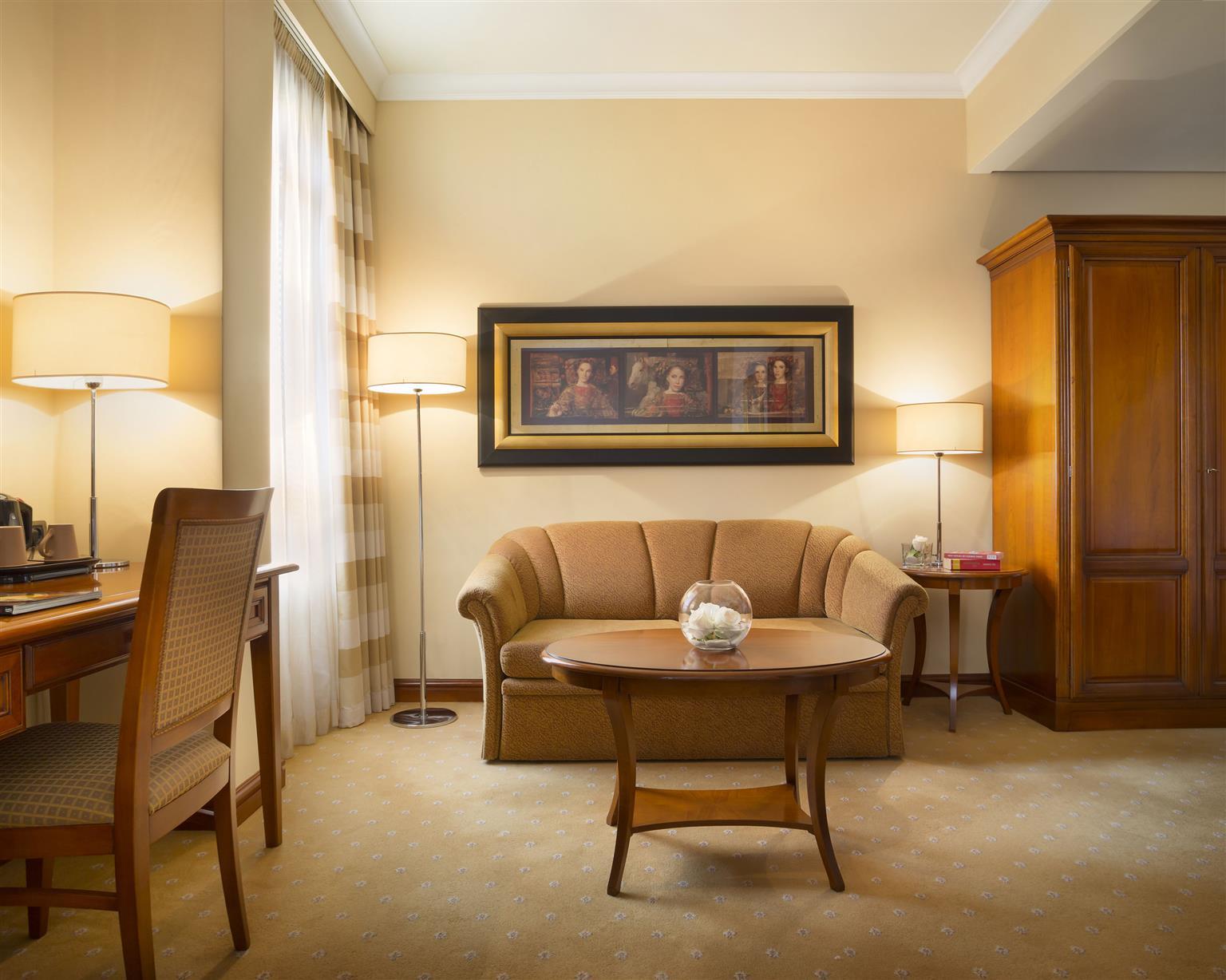 Western Premier Astoria Hotel 4*